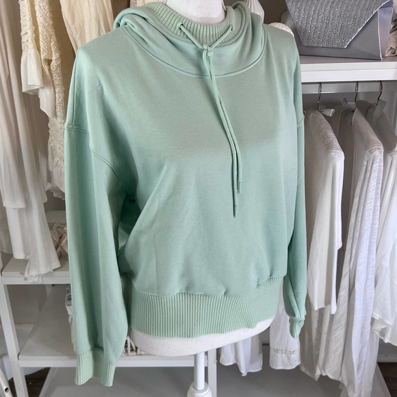 Hippie Rose Tops - Hippie Rose women's sz. large soft green cropped sweatshirt hoodie trendy 1537